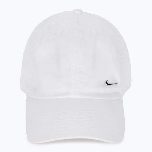 Kšiltovka Nike Dri-Fit Club Unstructured Metal Swoosh bílá/metalická stříbrná