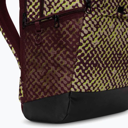 Tréninkový batoh Nike Brasilia 9.5 24 l burgundy crush/black/volt