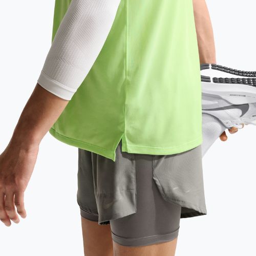 Pánské běžecké šortky Nike Stride Dri-Fit Hybrid 5" smoke grey
