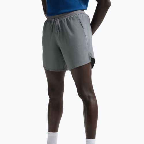 Pánské běžecké šortky Nike Stride Dri-Fit Brief-Lined 7" smoke grey