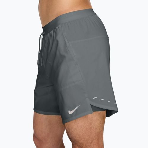 Pánské běžecké šortky Nike Stride Dri-Fit 2in1 7" smoke grey