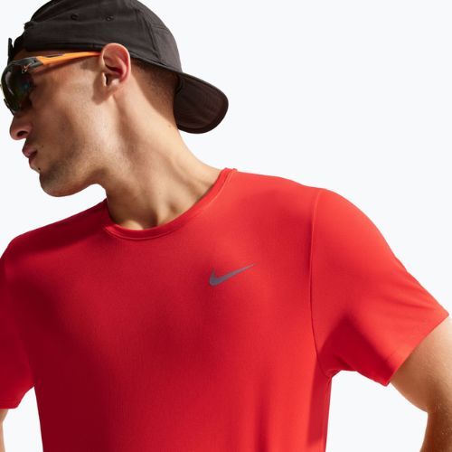 Pánské běžecké tričko Nike Miler Dri-Fit UV light crimson