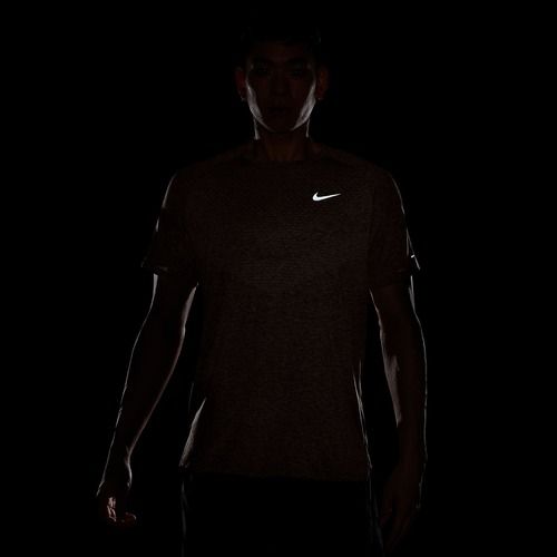 Pánské běžecké tričko Nike Stride ADV silt red