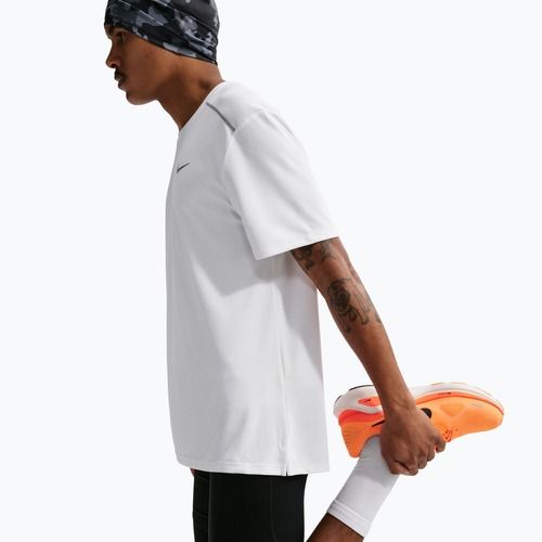 Pánské běžecké tričko Nike Miler Dri-Fit UV white