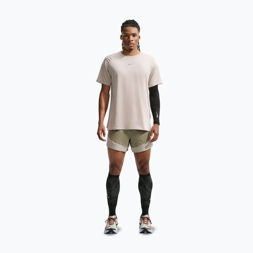 Pánské běžecké tričko Nike Stride cream Ii/sail