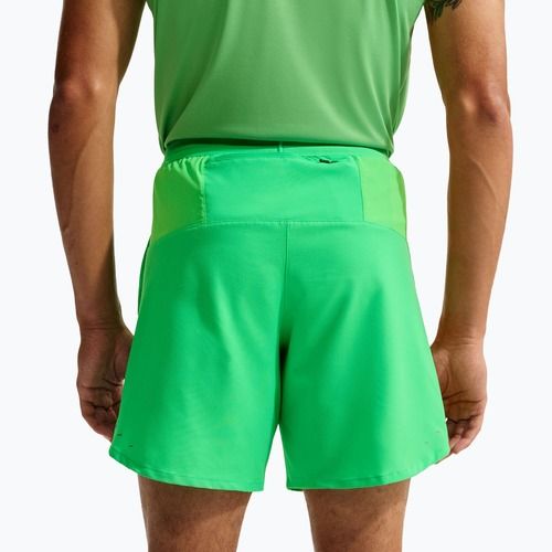 Pánské běžecké šortky Nike Stride Dri-Fit 2in1 7" green spark