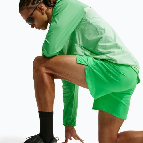Pánské běžecké šortky Nike Stride Dri-Fit 2in1 7" green spark