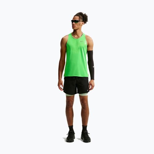 Pánské běžecké tričko Nike Stride green spark