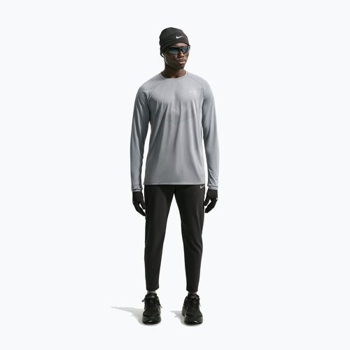 Pánské běžecké tričko Longsleeve Nike Stride Dri-Fit ADV Smoke Grey