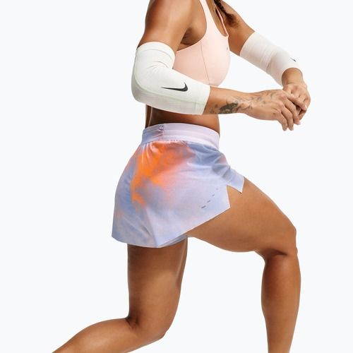 Dámské běžecké šortky Nike Swift royal pulse/bleached lilac