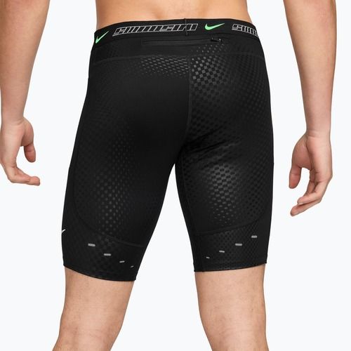 Pánské běžecké šortky Nike Stride black/illusion green
