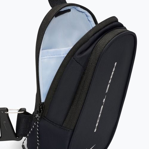 Taška Nike Tech Commute 1 l black/black/reflect silver