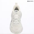 Dámské běžecké boty Nike Vomero 18 white/photon dust/metallic silver 14