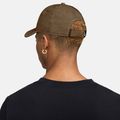 Kšiltovka Nike Dri-FIT Club mosswood brown/white 6