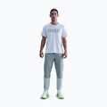 Pánské běžecké kalhoty Nike Challenger Therma-Fit Winterized light smoke grey 2