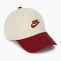 Kšiltovka Nike Club Unstructured Futura Wash light khaki/team crimson/team crimson