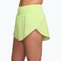 Dámské běžecké šortky Nike Tempo Swoosh Dri-Fit Mid-Rise Brief-Lined light lemon twist/white 3