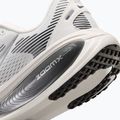 Dámské běžecké boty Nike Vomero 18 summit white/sail/metallic silver 13