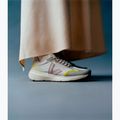 VEJA Condor 2 Alveomesh natural/babe/jaune fluo dámská běžecká obuv 4