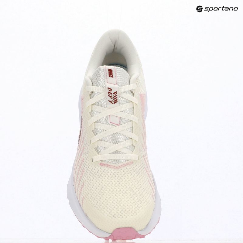 Dámské běžecké boty Nike Run Defy sail/white/pink rise/pink smoke 10