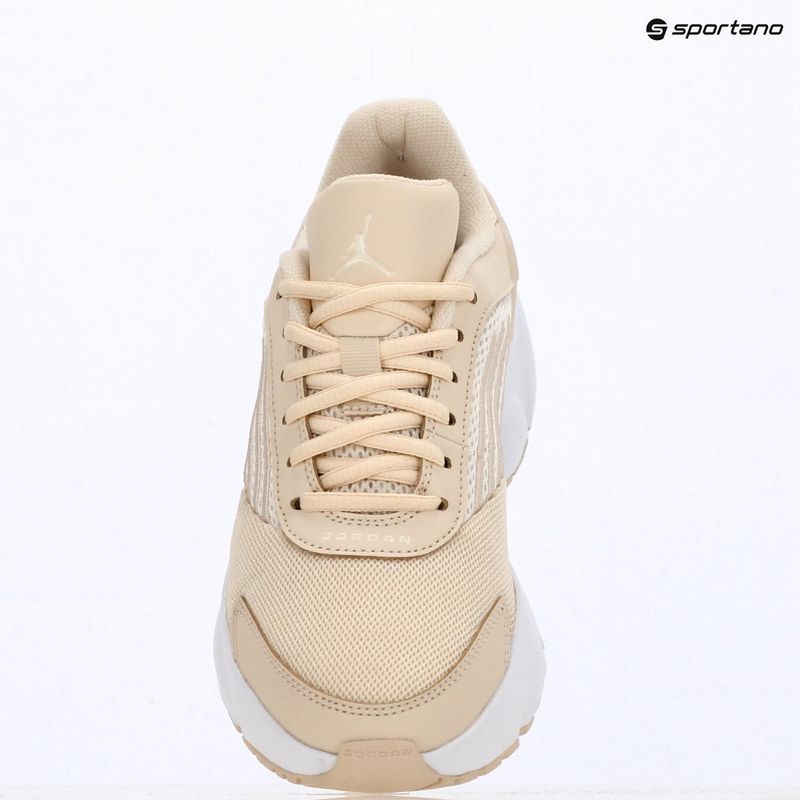 Buty damskie Nike Jordan Trunner Flow legend light brown/white/pale ivory 10