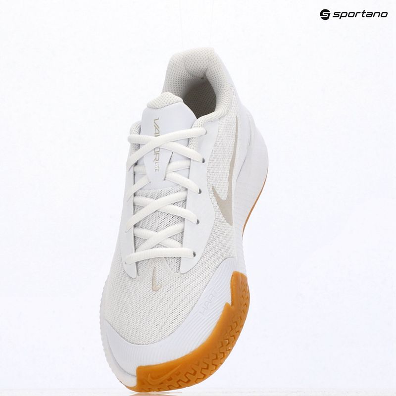 Dámské tenisové boty Nike Vapor Lite 3 White/Summit White/Light Orewood Brown 12