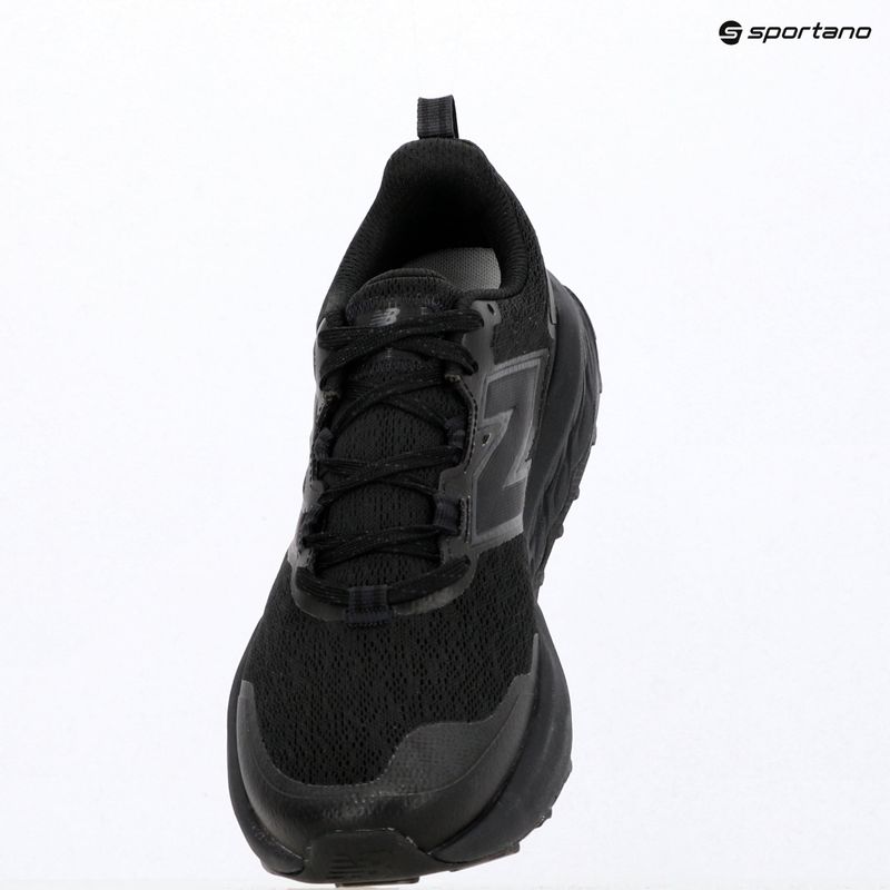 Pánské běžecké boty New Balance Fresh Foam Garoe V2 black/dark night/neo flame 10