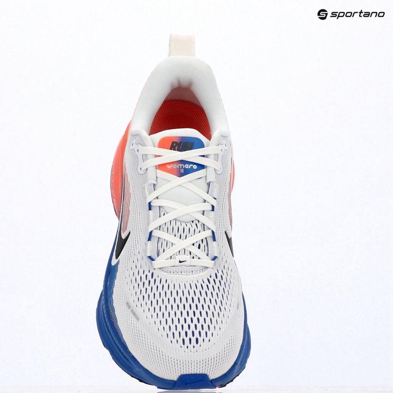 Pánské běžecké boty Nike Vomero 18 white/racer blue/atomic pink/black 17