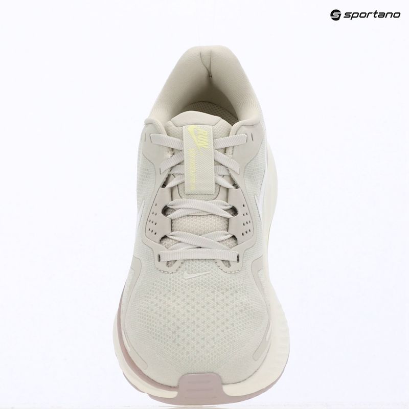 Dámské běžecké boty Nike Structure 26 Light Bone/Silver Lilac/Sail 5