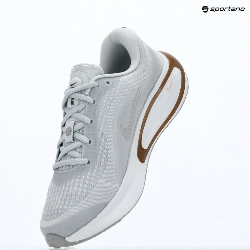 Dámské běžecké boty Nike Journey Run pure platinum/metallic silver 12
