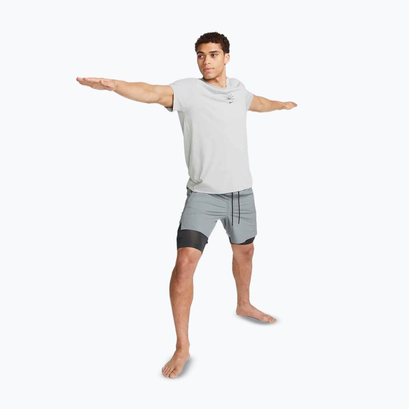 Pánské šortky Nike Unlimited 2in1 Dri-Fit 7" smoke grey/dark smoke grey/smoke grey 2