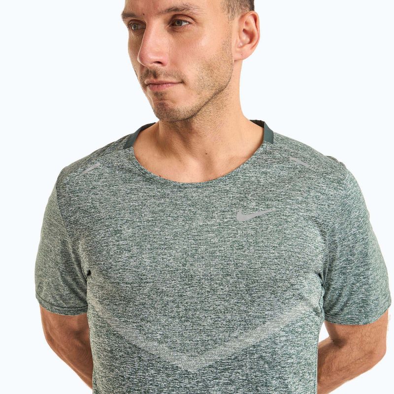 Pánské běžecké tričko Nike Dri-Fit Rise 365 vintage green/heather 3