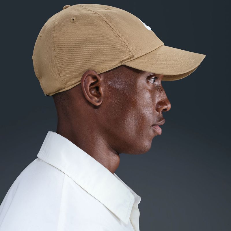Kšiltovka Nike Club Unstructured Futura Wash parachute beige/white 10