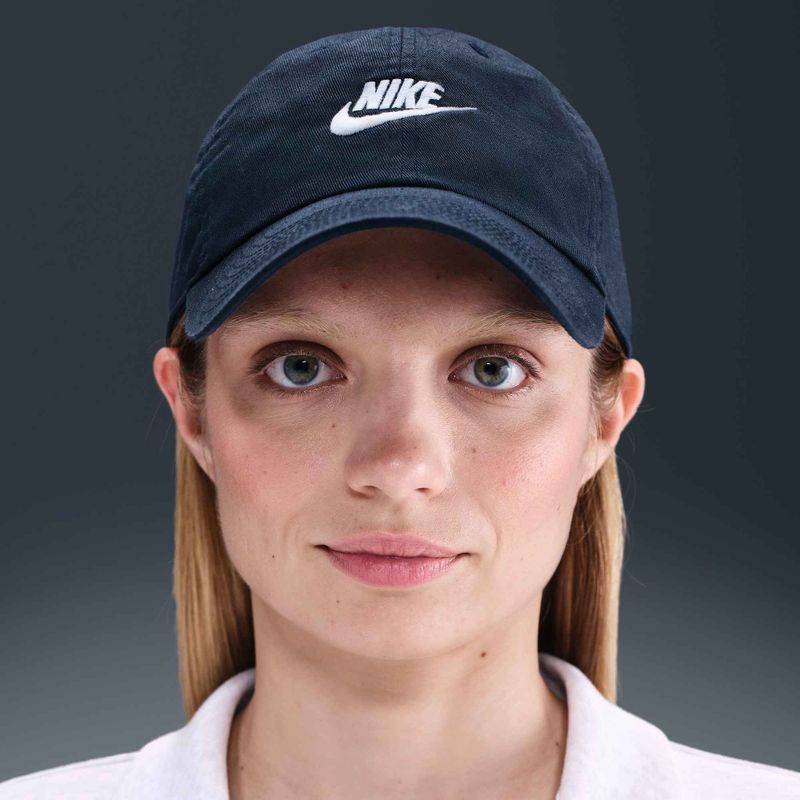 Kšiltovka Nike Club Unstructured Futura Wash obsidian/white 7