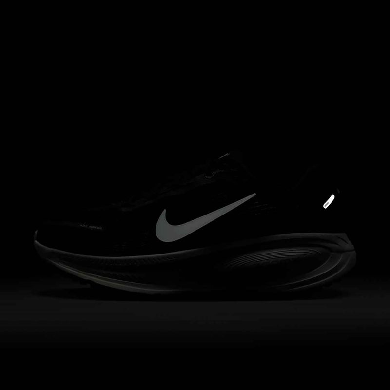 Dámské běžecké boty Nike Vomero 18 black/coconut milk/summit white 8