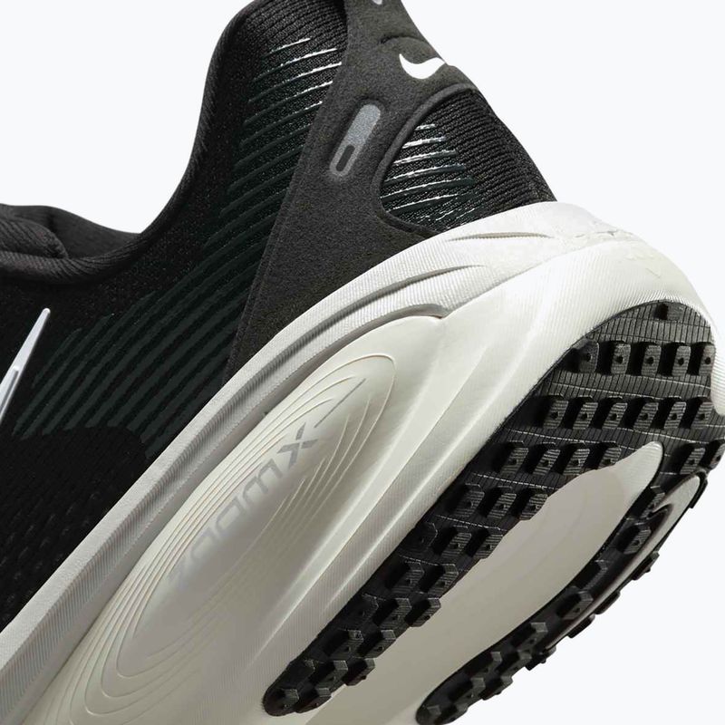 Pánské běžecké boty Nike Vomero 18 black/coconut milk/summit white 10