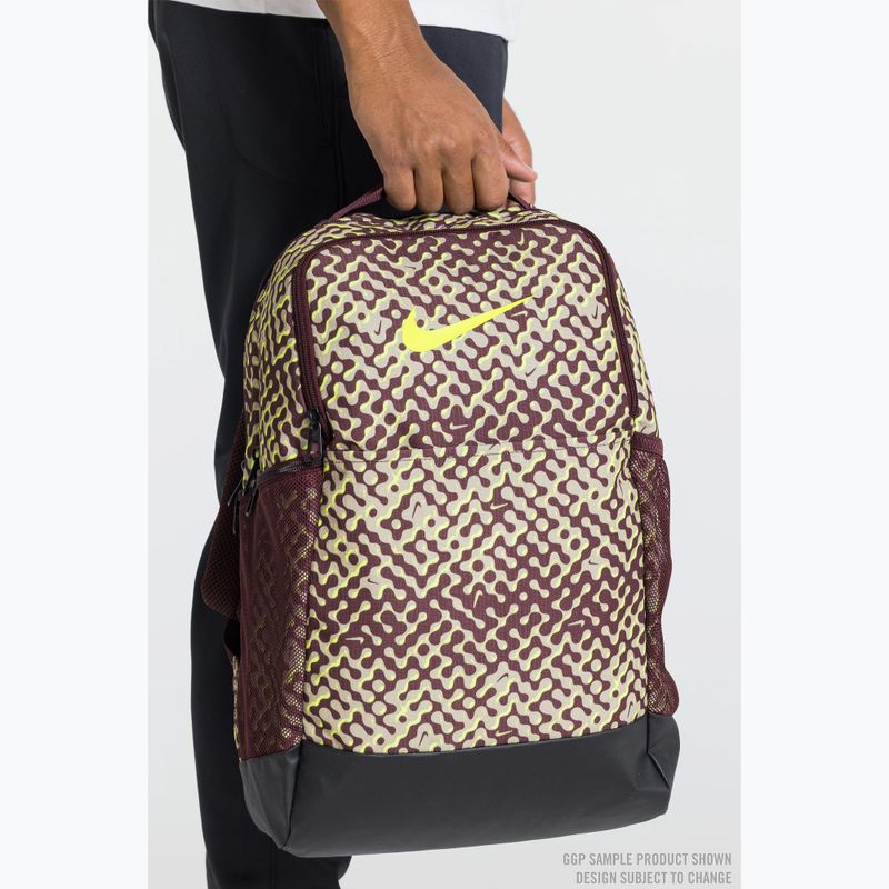 Tréninkový batoh Nike Brasilia 9.5 24 l burgundy crush/black/volt 12