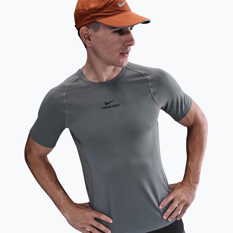 Pánské tréninkové tričko Nike Pro Training Dri-Fit smoke grey/black 4