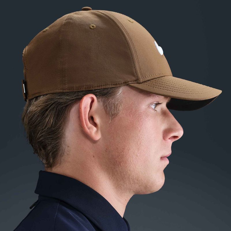 Kšiltovka Nike Dri-FIT Club mosswood brown/white 12