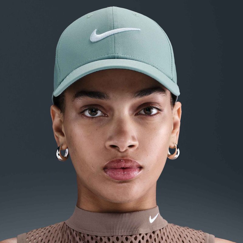Kšiltovka Nike Dri-FIT Club cannon/white 9