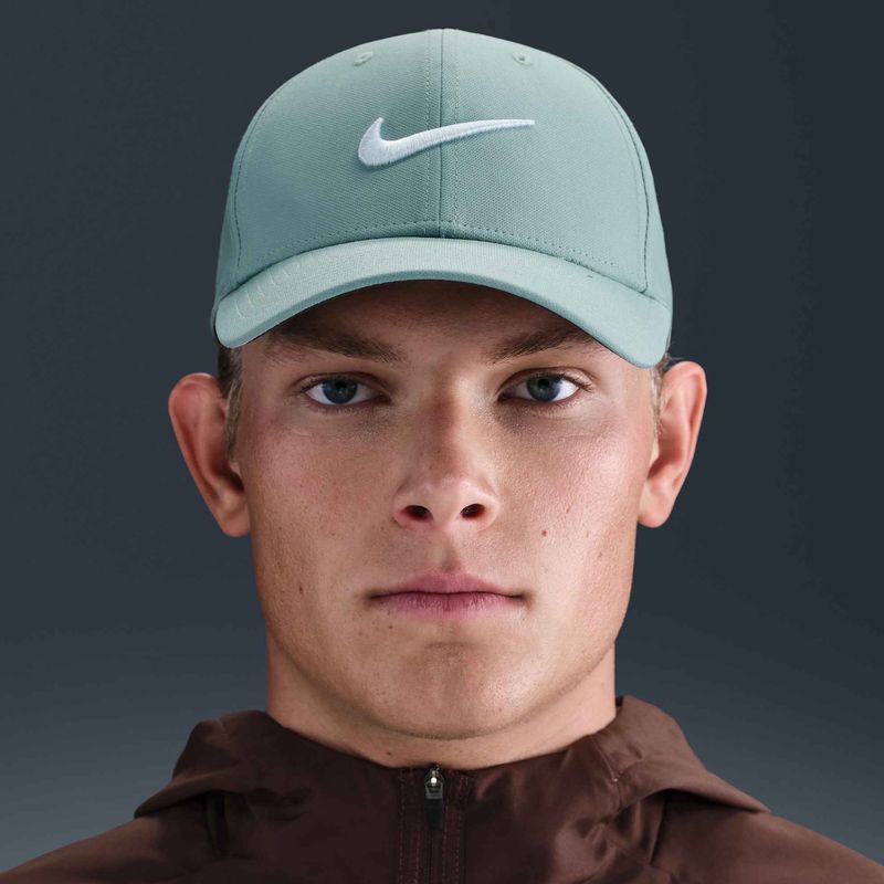 Kšiltovka Nike Dri-FIT Club cannon/white 11
