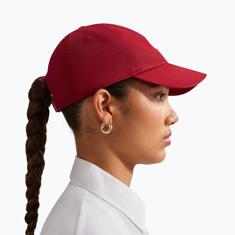 Kšiltovka Nike Club Unstructured Futura Wash team crimson/white 6