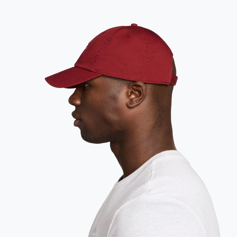 Kšiltovka Nike Club Unstructured Futura Wash team crimson/white 7