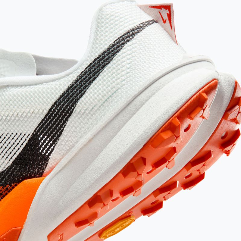 Pánské běžecké boty Nike Kiger 10 white/photon dust/total orange/black 8