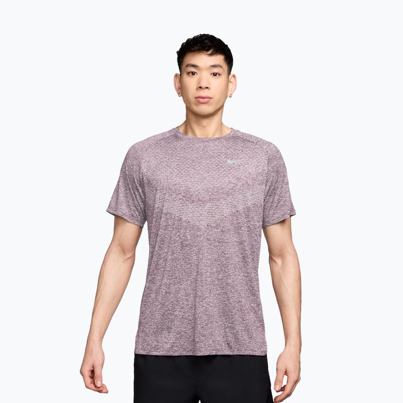 Pánské běžecké tričko Nike Stride ADV light violet ore
