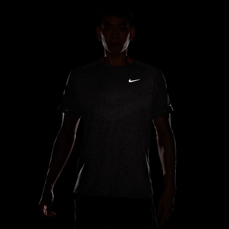 Pánské běžecké tričko Nike Stride ADV light violet ore 4