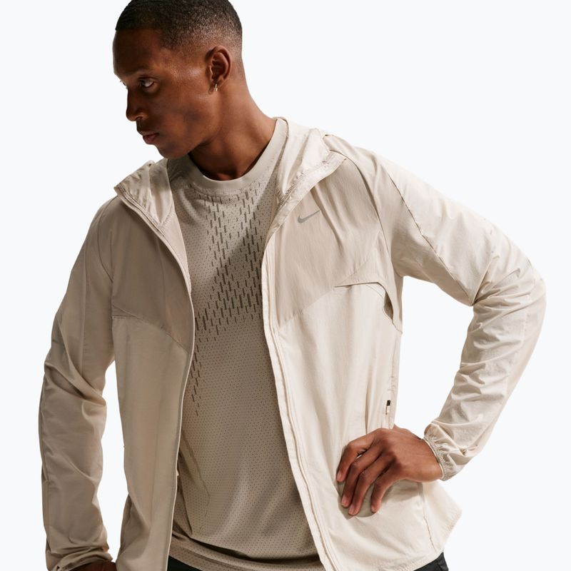 Pánská běžecká bunda Nike Stride Dri-Fit cream II/birch/natural 5