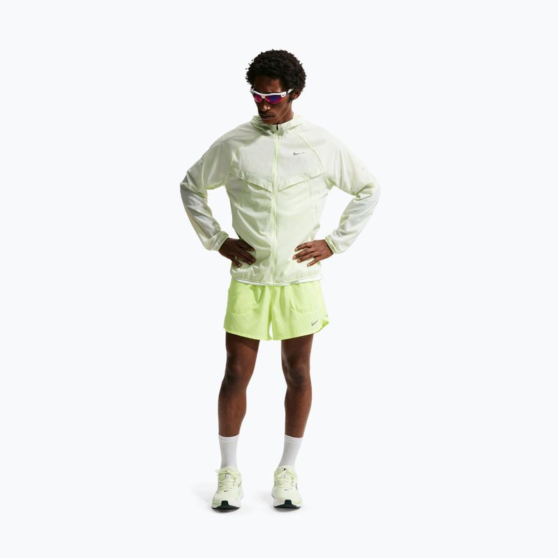 Pánské šortky Nike Stride Dri-Fit Brief-Lined 5" volt ice 2