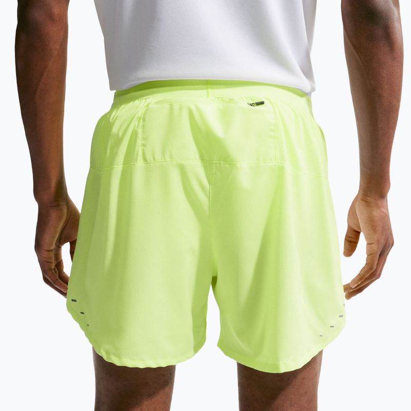 Pánské šortky Nike Stride Dri-Fit Brief-Lined 5" volt ice 5