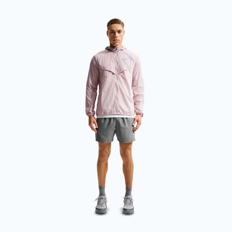 Pánská běžecká bunda Nike Stride Repel UV particle rose/silt red 2